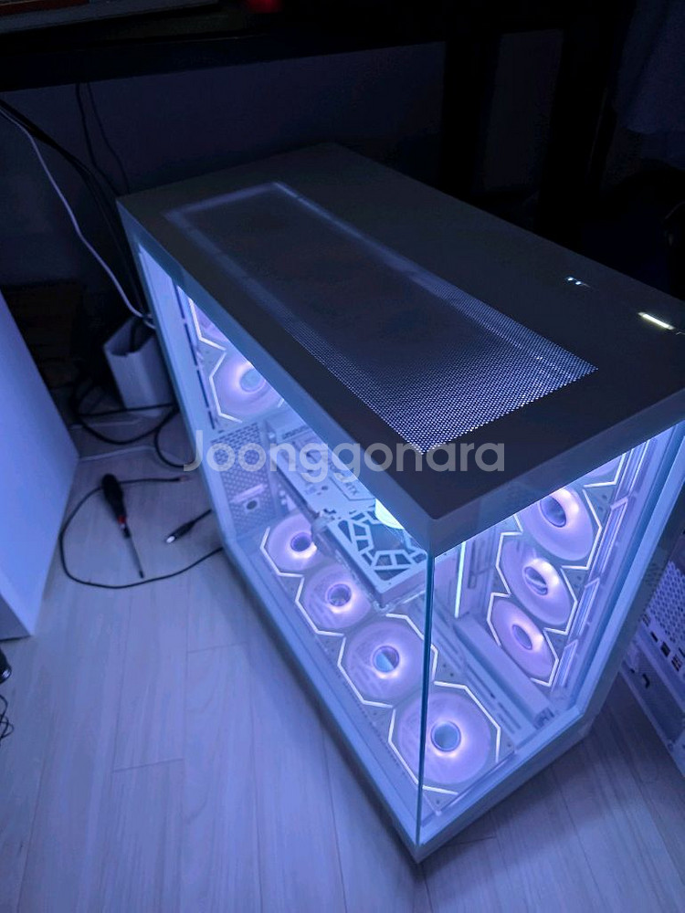 라이젠7 9800X3D RTX5080 화이트 빅타워PC--3
