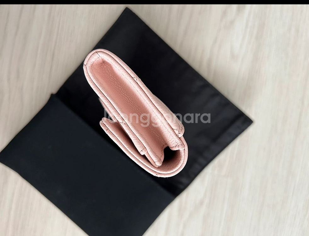 (새상품) 샤넬 클래식 똑딱이 클똑 라이트핑크 딸기우유--4