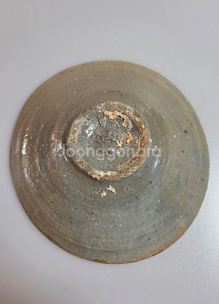 대구골동품 조선 전기 회청백자 십자문 나스다완--4