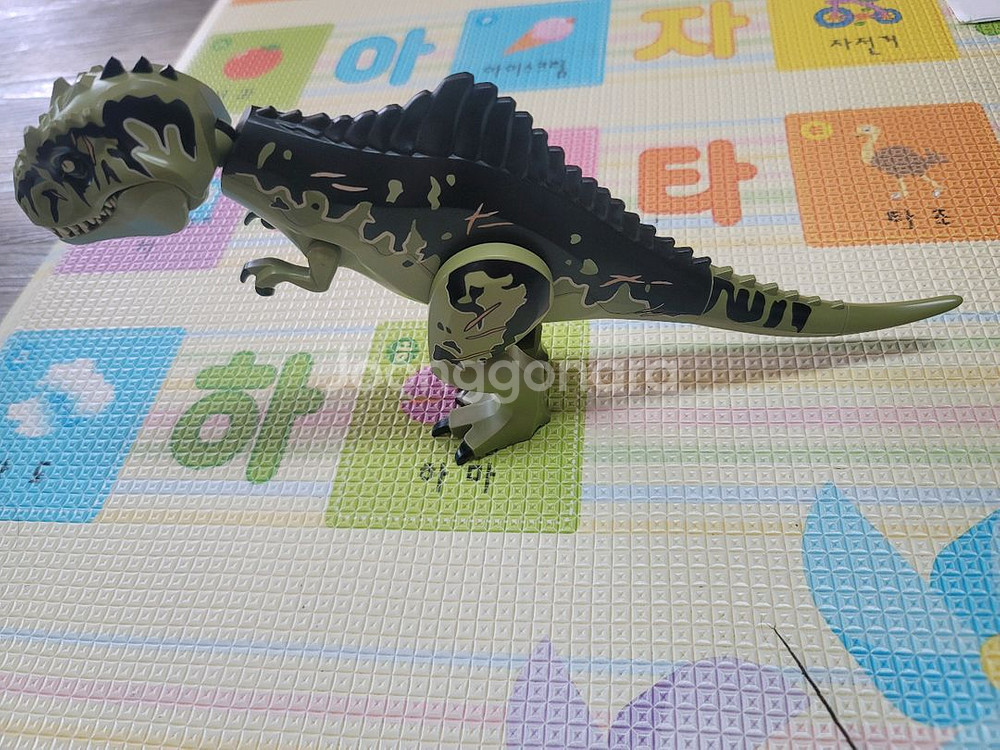 레고 쥬라기월드 기가노토사우루스 팝니다--0