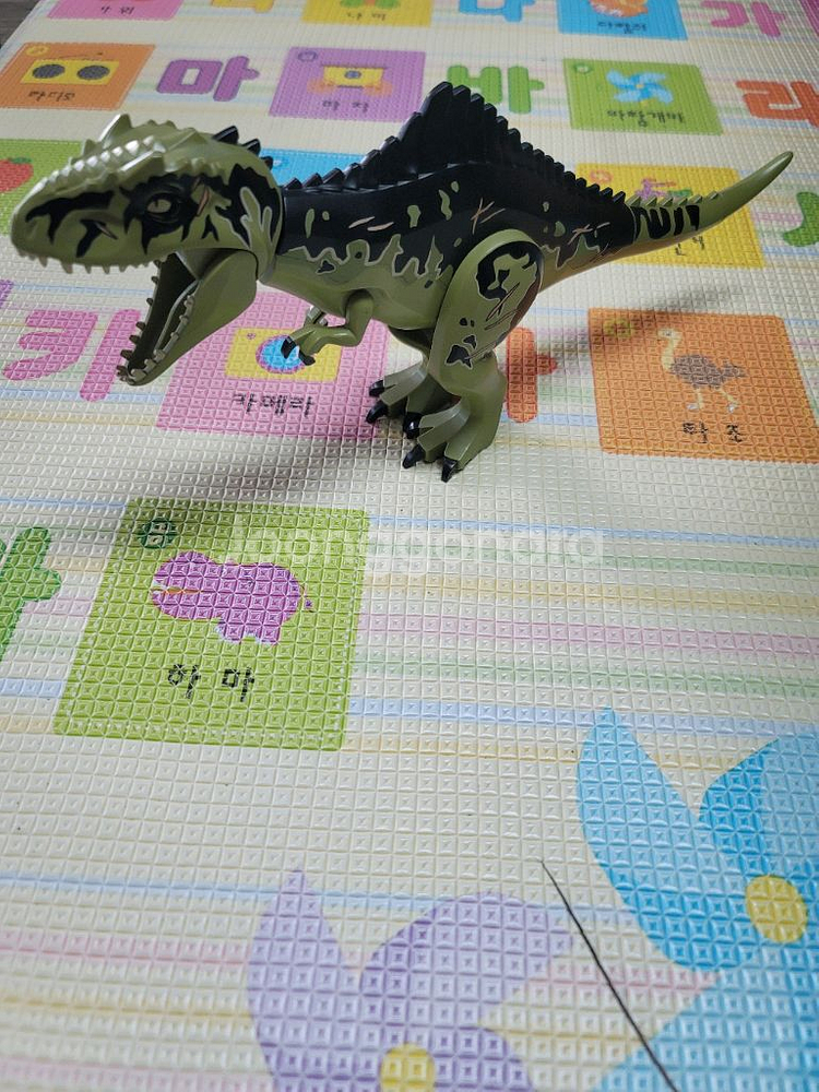 레고 쥬라기월드 기가노토사우루스 팝니다--2