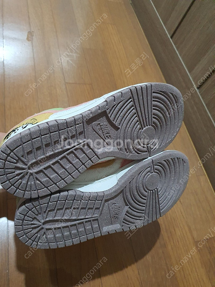 새상품급 나이키 덩크 로우 SE 썬클럽--3