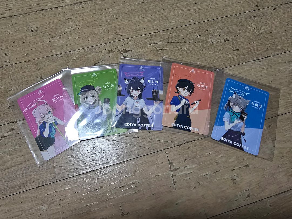 블루아카이브 이디야 아크릴 스탠드 세트,포토카드 팝니다--1