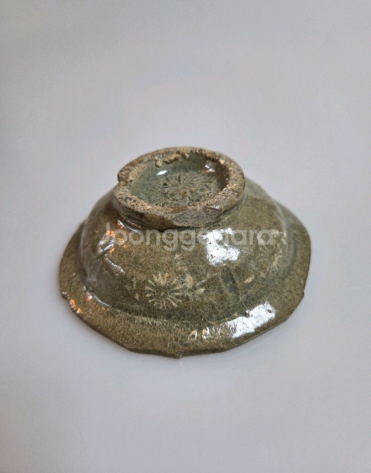 고미술품 고려시대 고려청자 백상감 국화문 화형접시--1