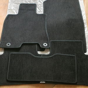 제네시스 GV70 순정바닥매트.