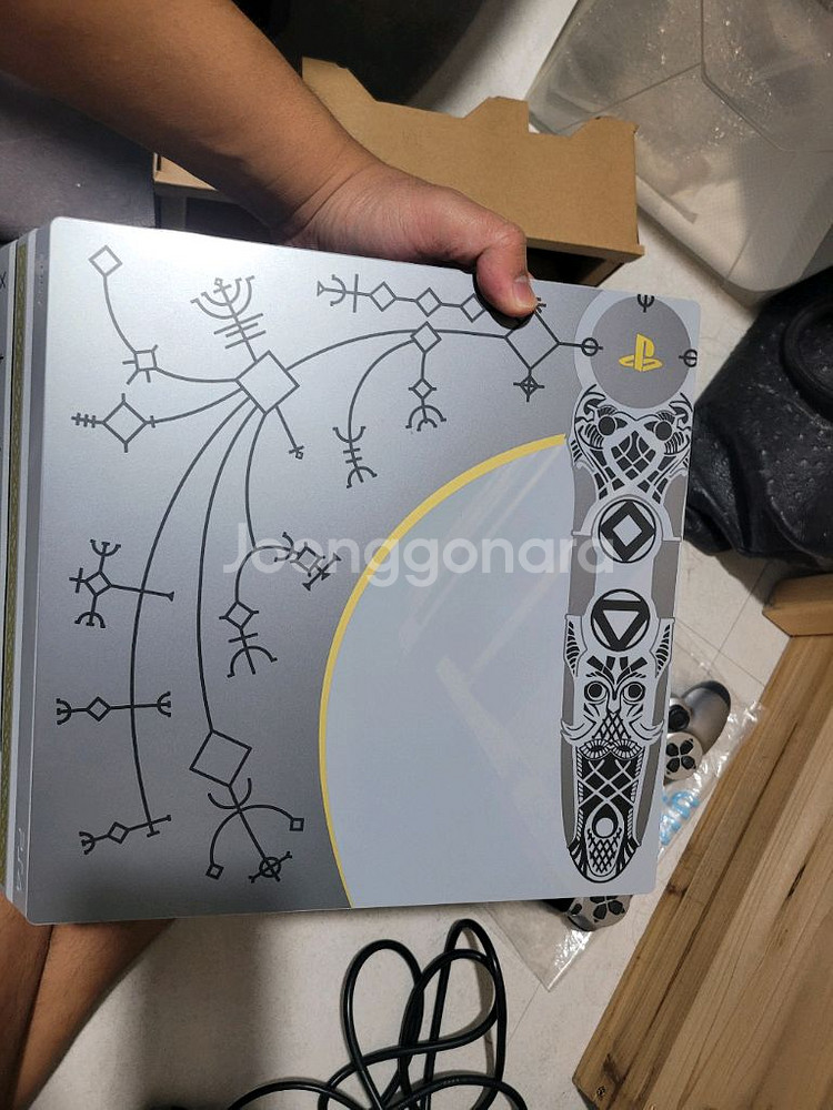 ps4 pro 갓오브워 에디션 팝니다.866--8