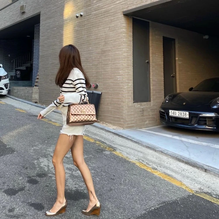 식스앤어하프 화이트 데님 숏츠 이미지