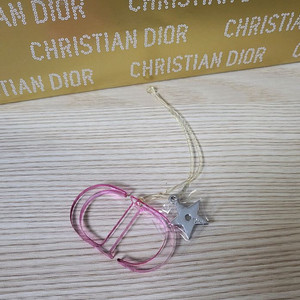 정품) 디올 백참 키링 (코스메틱)