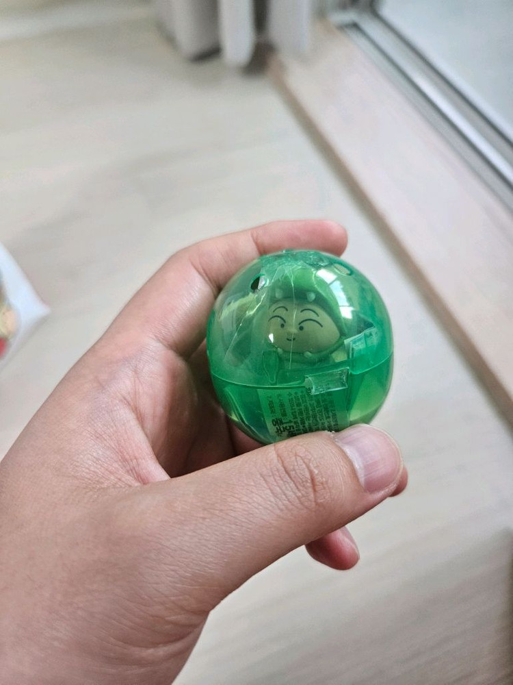 (미개봉)짱구 나란히걸어요 공룡 가챠 피규어 훈이 이미지