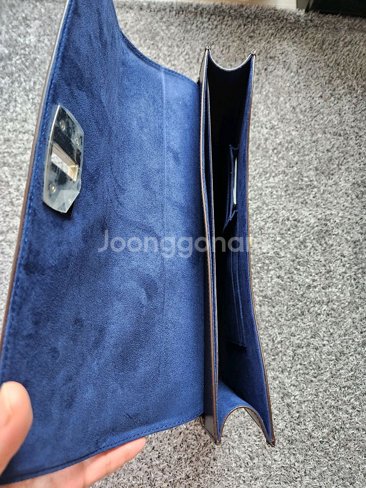 듀퐁 뚜르니크 브리프케이스 에스프레소 판매합니다--3