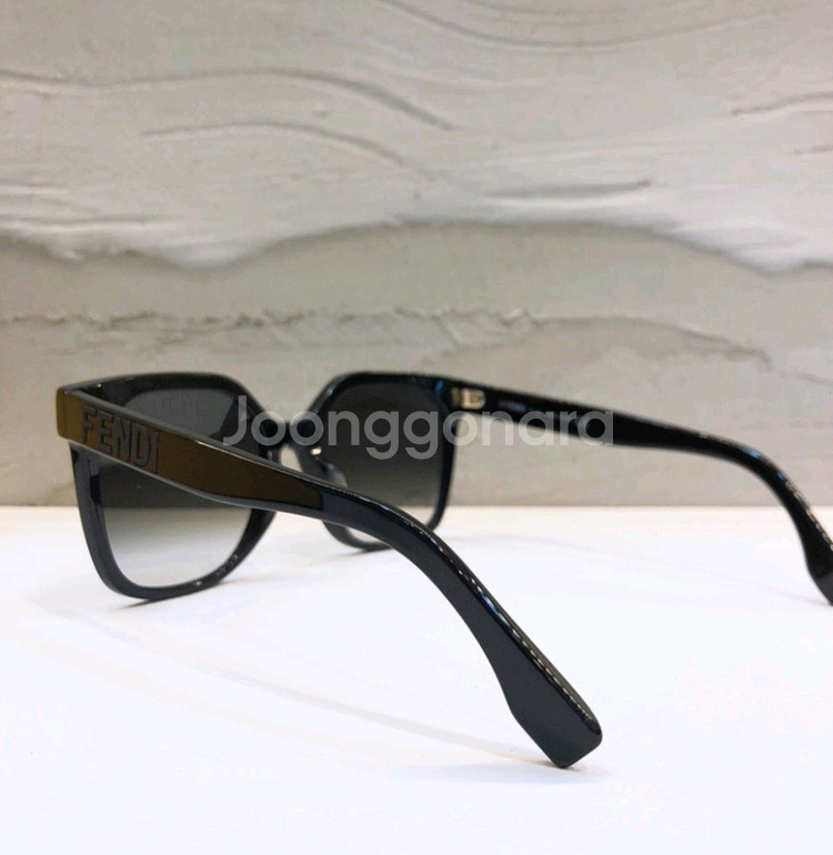 <정품>펜디 선글라스 FE40007F-01B 새거컨디션--3