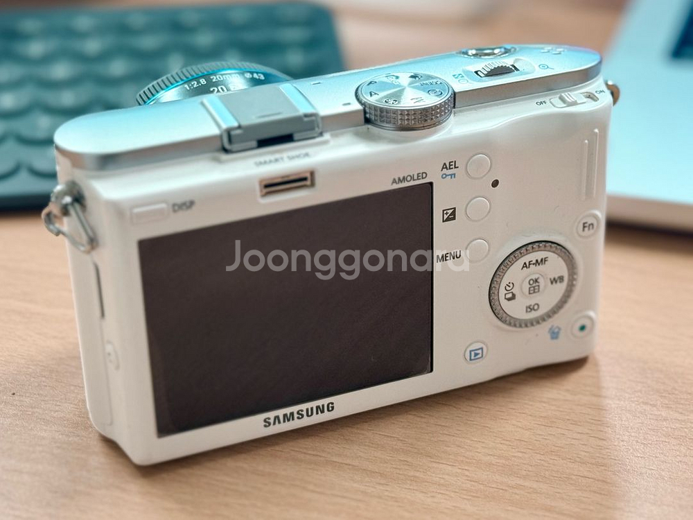 삼성 NX100 카메라 + 20mm 단렌즈--2