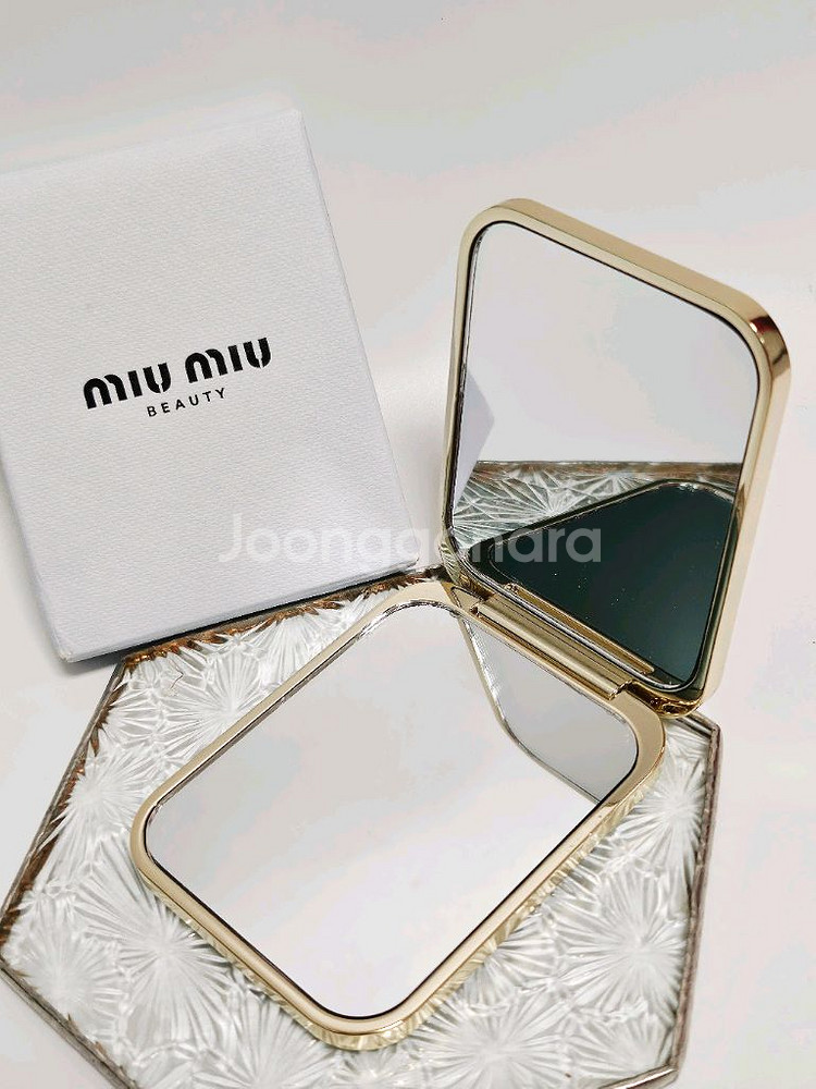 미우미우 거울--2