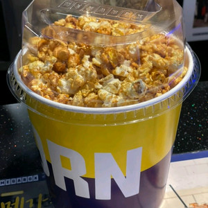 메가박스 카라멜팝콘(대)/러브콤보(팝콘대+음료2잔)