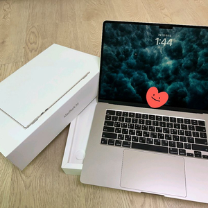 맥북 에어 15 M3 512gb(ssd) 배터리 100