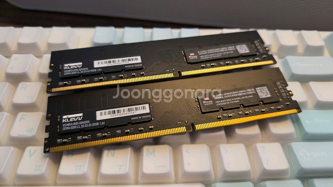 ESSENCORE KLEVV DDR4-3200 64GB--0