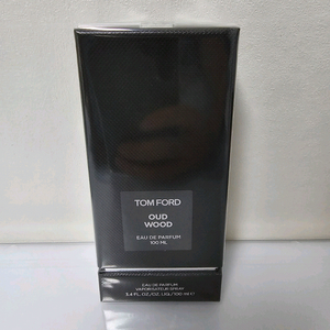 톰포드 오드우드 100ml 박스미개봉상품 판매합니다.