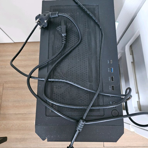 반본체 데스크탑 팝니다 (그래픽카드 미포함)