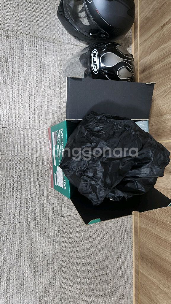 세나 모멘텀 헬맷 판매합니다--5