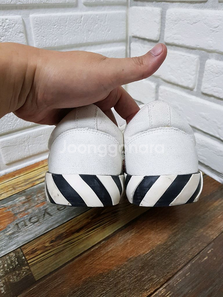 [41/260/정품] 오프화이트 애로우 캔버스 스니커즈--4