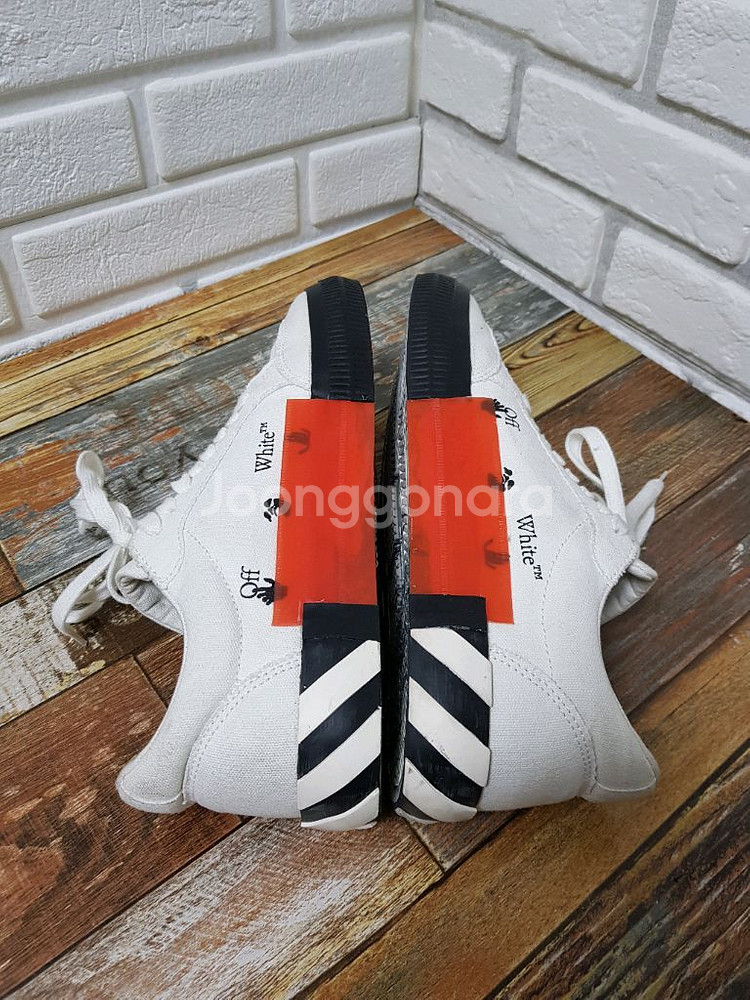 [41/260/정품] 오프화이트 애로우 캔버스 스니커즈--5