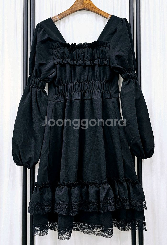 (새상품)프릴 벌룬소매 원피스 스퀘어넥 레이스배색 원피--0