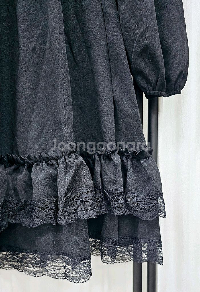 (새상품)프릴 벌룬소매 원피스 스퀘어넥 레이스배색 원피--3