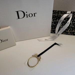 정품) 디올 원 키링 백참 (코스메틱)