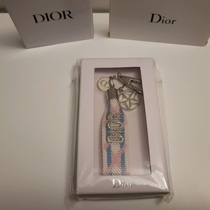 정품) 디올 키링 열쇠고리 참 (코스메틱)