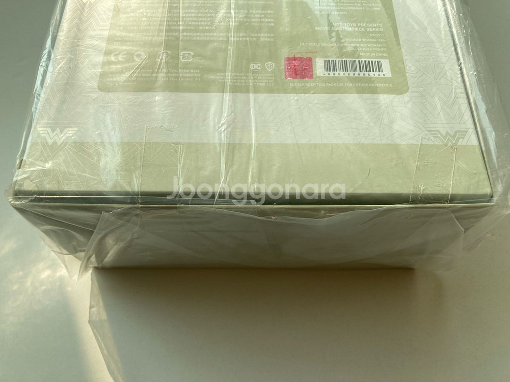 핫토이 원더우먼 골든아머 일반판 (mms577)개봉확인--1