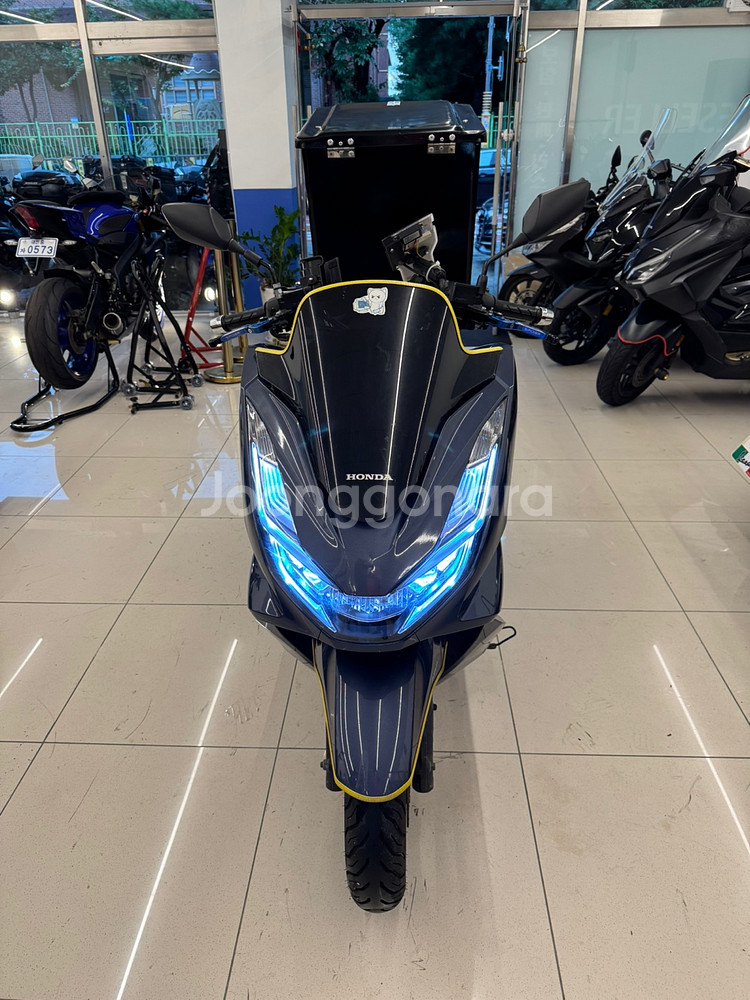 pcx 21년식 맷블랩 팝니다--1