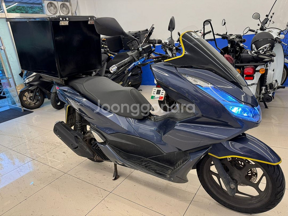 pcx 21년식 맷블랩 팝니다--2