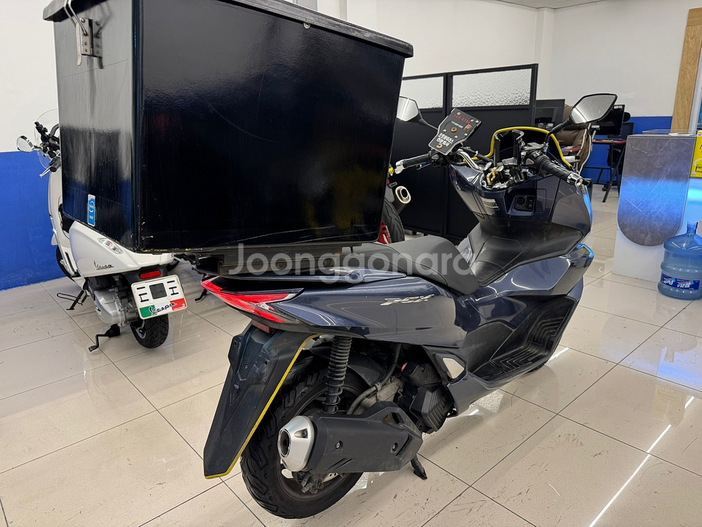 pcx 21년식 맷블랩 팝니다--3