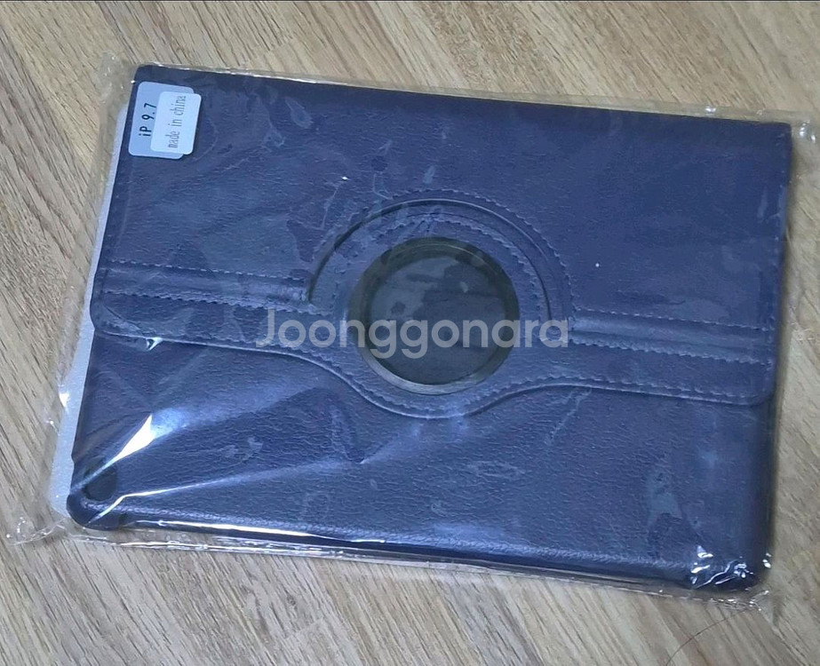 아이패드 9.7센티 회전케이스 팝니(5/6세대 전용)--0