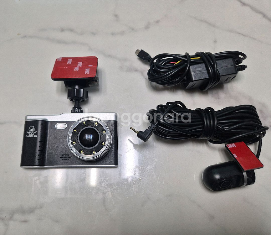 캐치온 캡틴 32GB 2채널 블랙박스 판매합니다--0