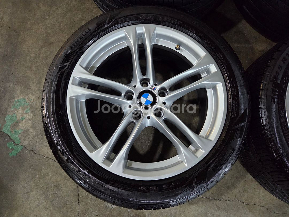 BMW F10 5시리즈 613M 18인치 정품 휠타이어--1