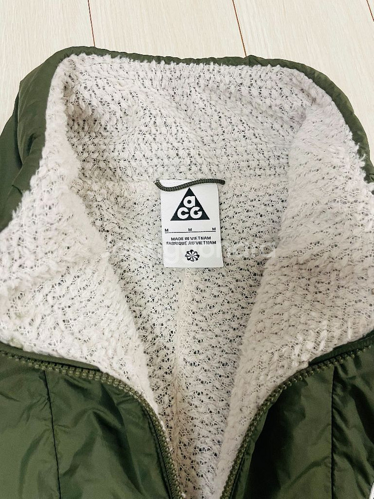 나이키 ACG 경량패딩(M) 판매합니다!--2