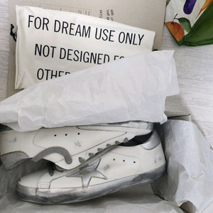 골든구스 새상품 팝니다.!