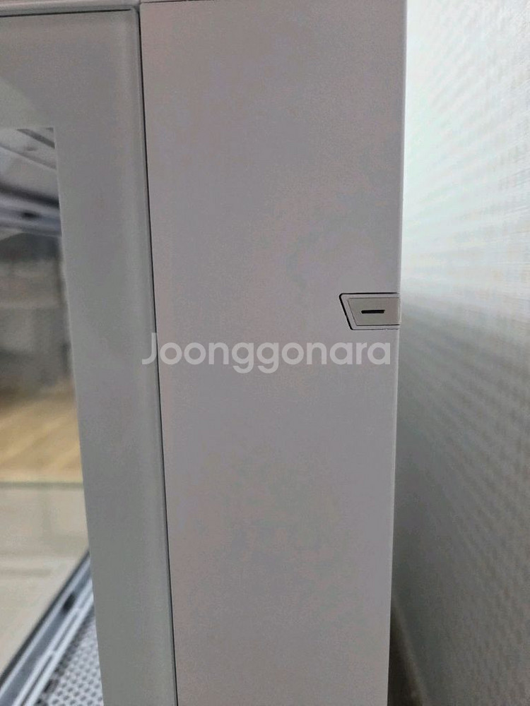 리안리 O11D EVO 화이트 케이스 팝니다--2