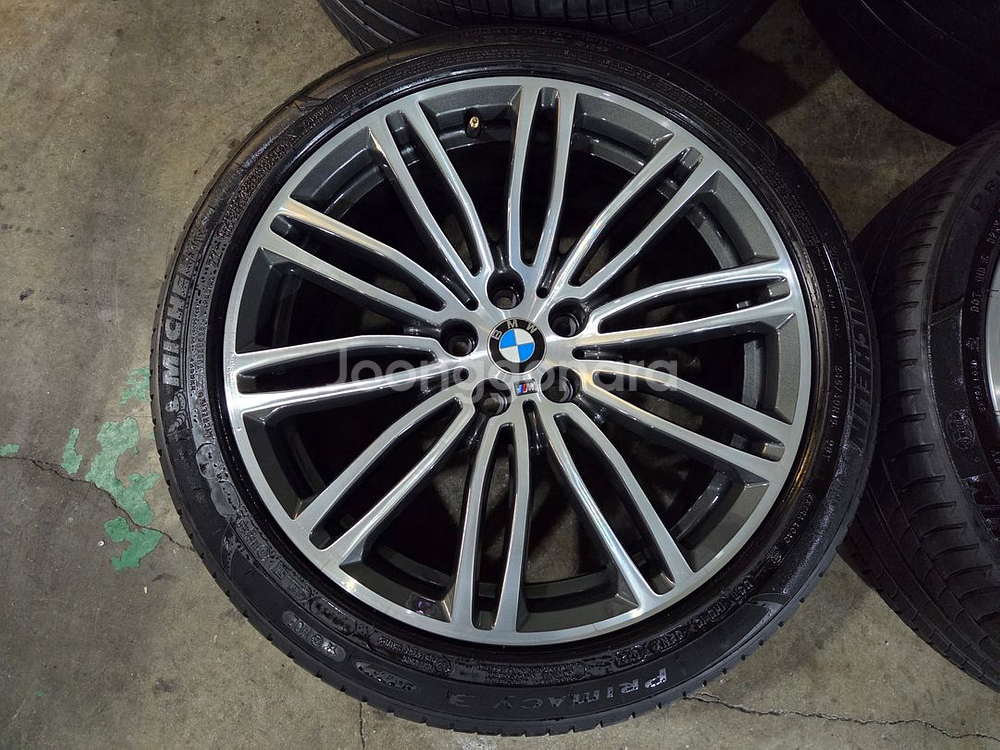 BMW G30 5시리즈 664M 19인치 정품 휠타이어--1