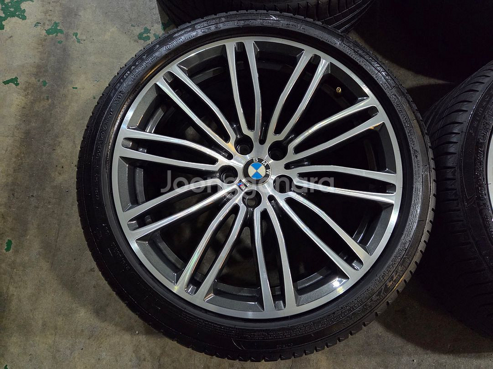 BMW G30 5시리즈 664M 19인치 정품 휠타이어--3
