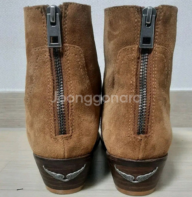 쟈딕앤볼테르 여성구두 스웨이드부츠 앵글 부츠팝니다.23--4