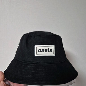 오아시스 아디다스 버킷모자 팝니다.