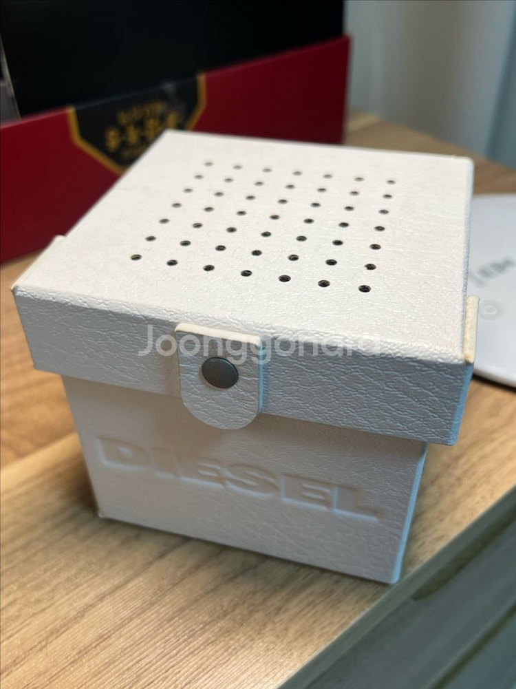 (새상품)디젤 Mega Chief 메탈시계 DZ4180--2