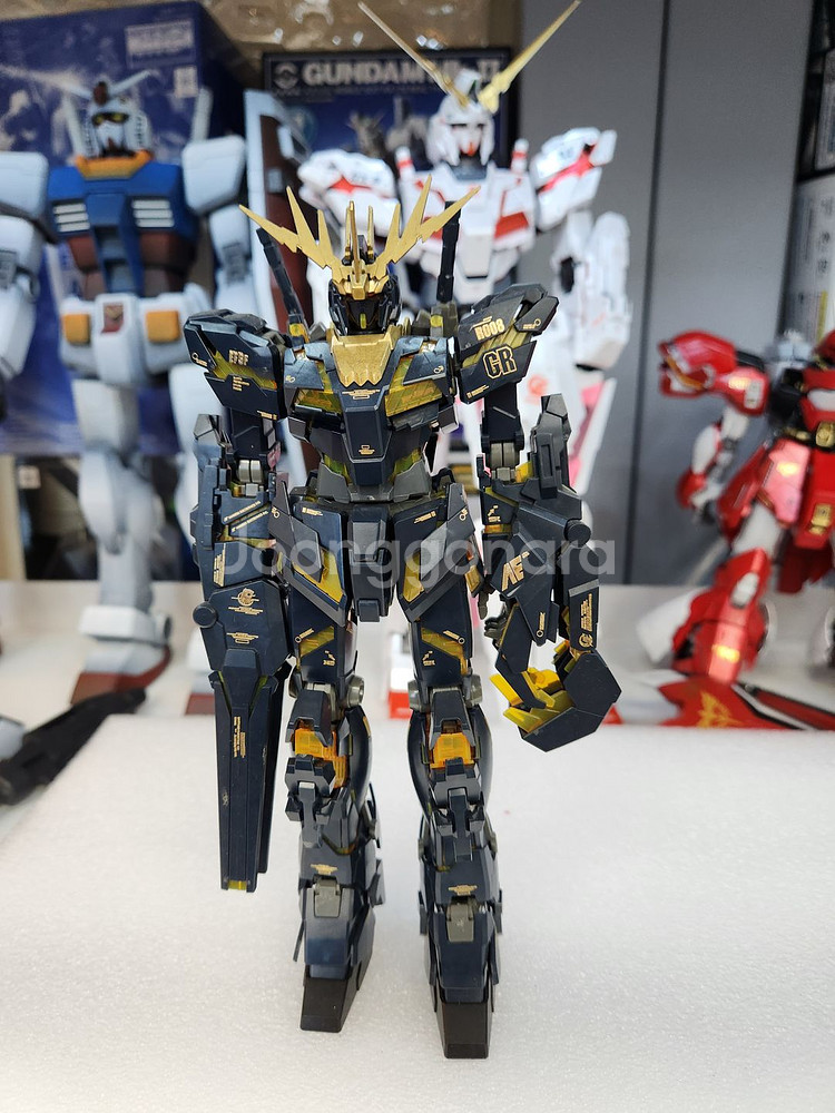 MG 밴시 건담--0