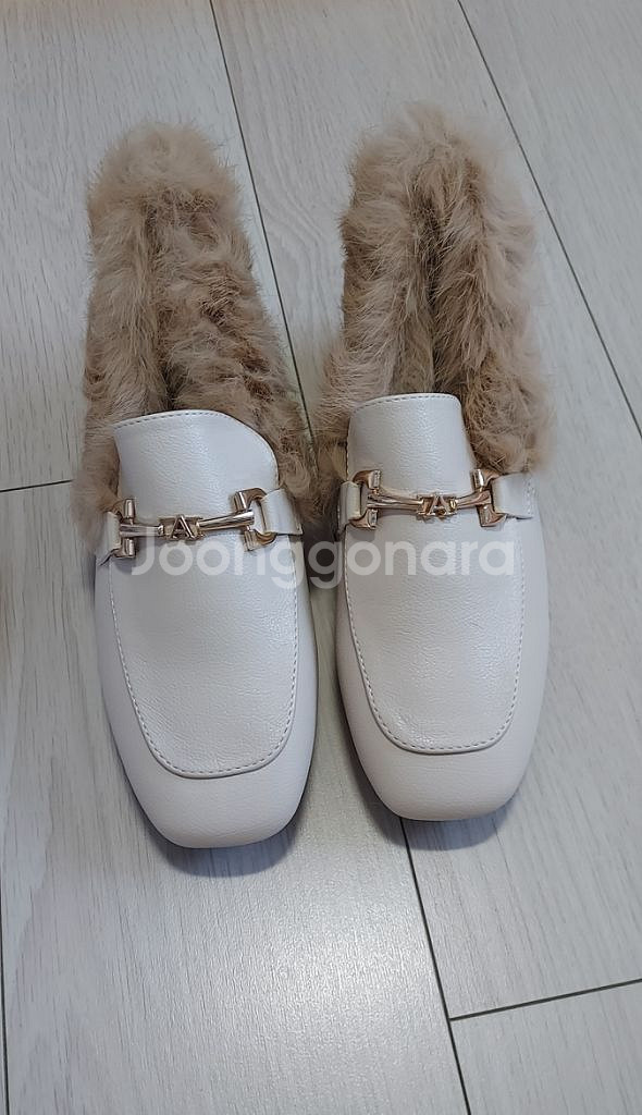 소가죽+토끼털 따스하고 발이 편안한 겨울 구두(새제품)--1