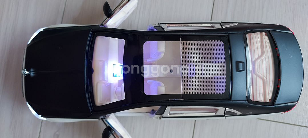 새것)1:24 합금속 모형 자동차 새로운 모델--2