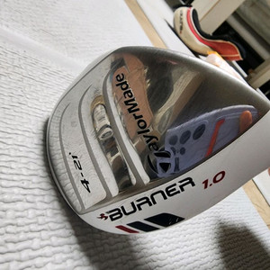 테일러메이드 버너 1.0 21도 4번유틸리티