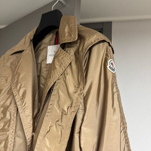 [MONCLER] 몽클레어 베이지색 바람막이 새상품