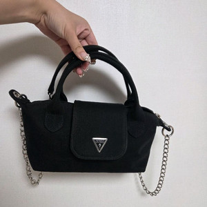 켈리즈 단종템 게스 츄잉백 판매해용 (정가 13)